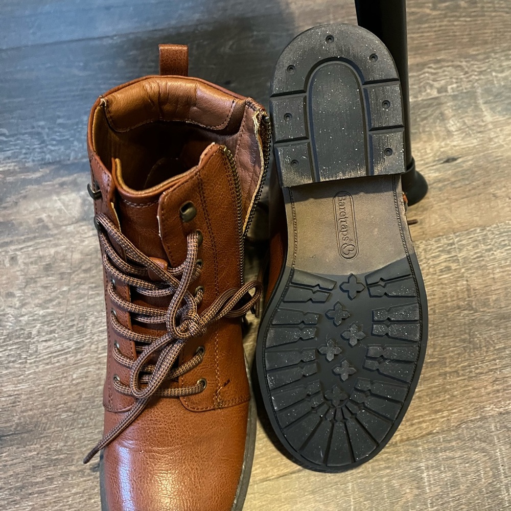 Bare traps boots